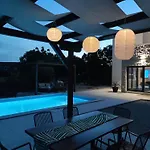 Lazy 8 Villa Garica